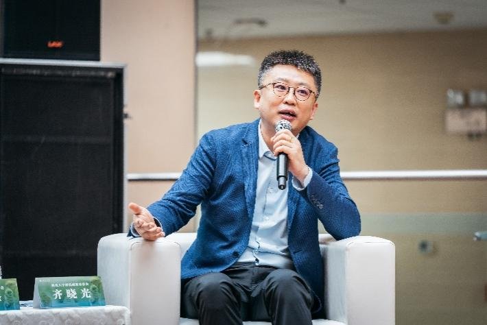 首次系统性地揭示了灵长类社会演化之谜